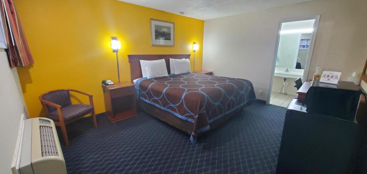 American Inn Motel Pratt Eksteriør bilde