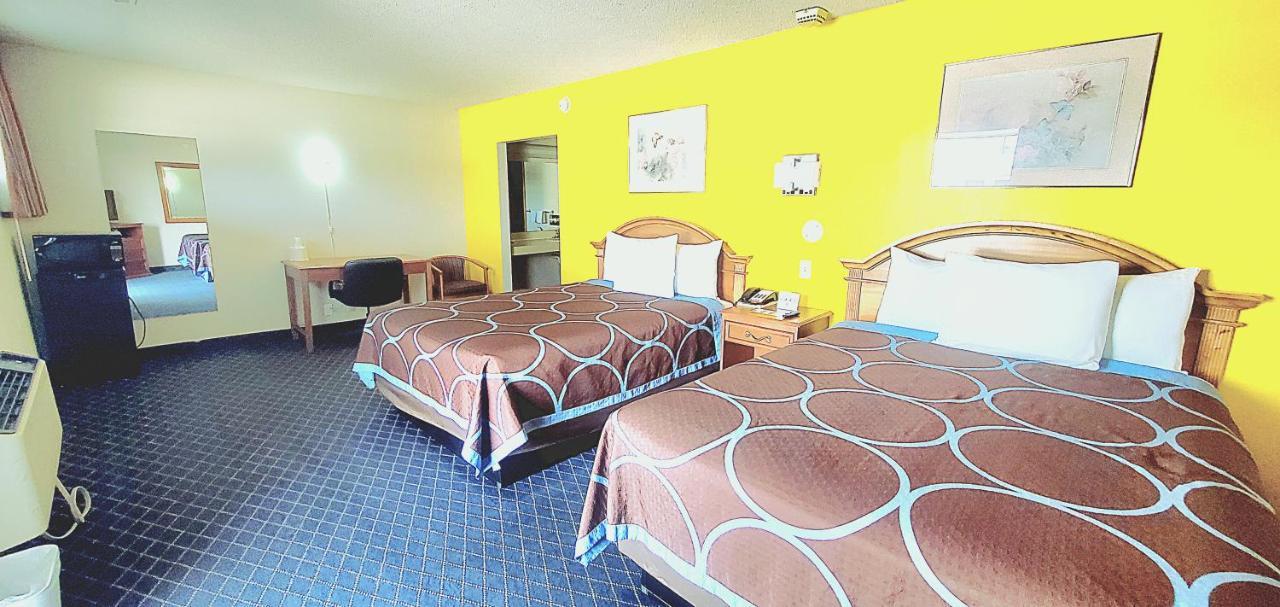 American Inn Motel Pratt Eksteriør bilde