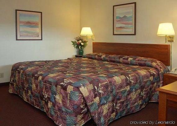 American Inn Motel Pratt Eksteriør bilde